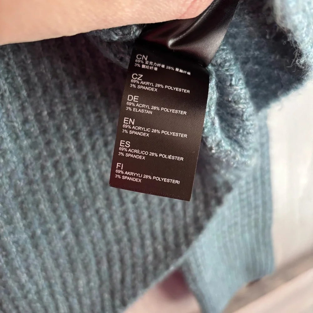 Kuhl Women’s Sienna Sweater Mineral Blue $89 - Picture 9 of 10